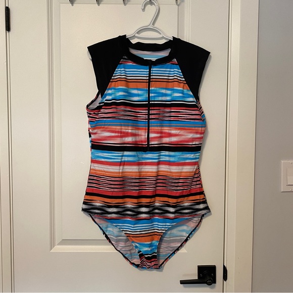 Ladies Modest One piece Swimsuit XL NWOT - Picture 1 of 3